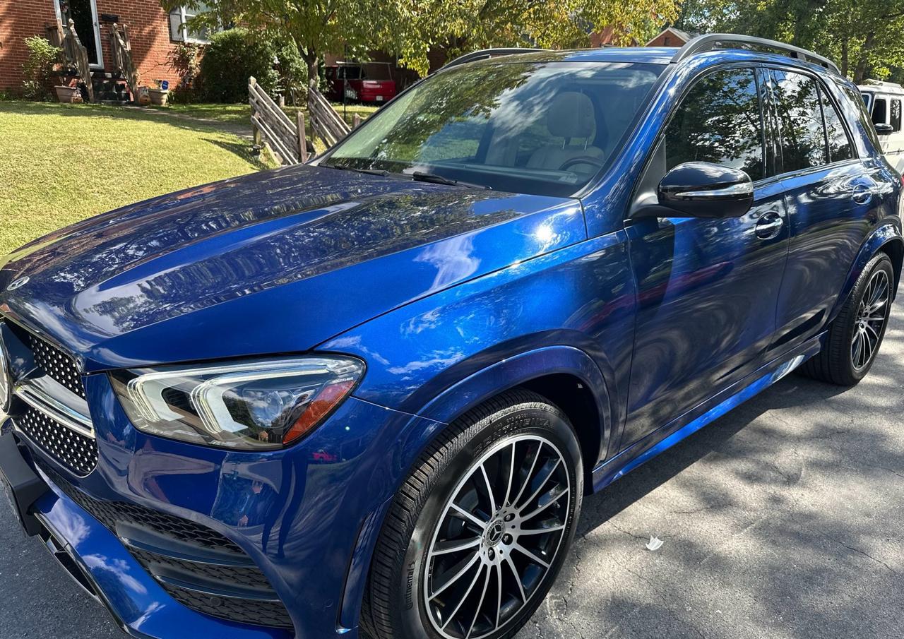 Mercedes-Benz GLE picked up in Hollywood, FL for enclosed transport
